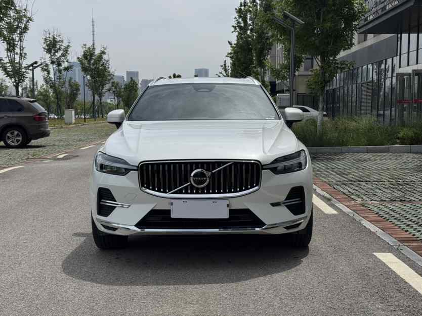沃尔沃XC60 2023款 B5 四驱智远豪华版(2)