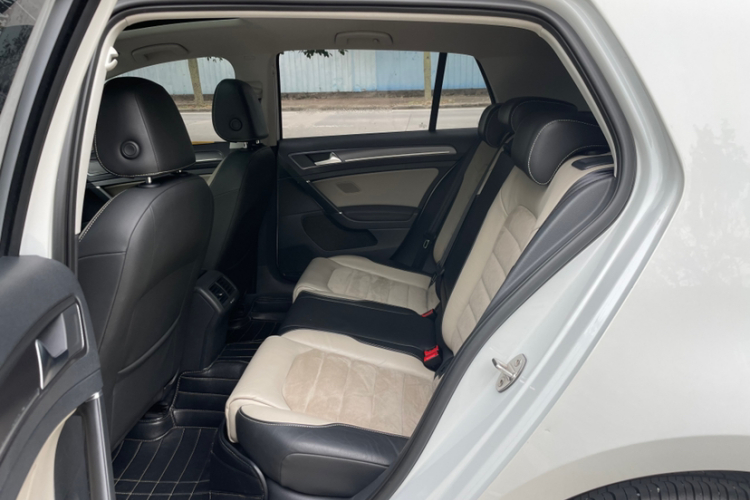 大众 高尔夫 2017款 230TSI 自动豪华百万辆纪念版中控内饰7004