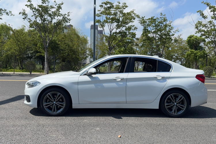 宝马1系 2020款 120i 时尚型车身外观6006