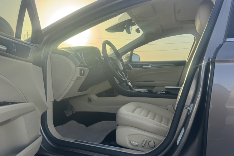 福特 蒙迪欧 2013款 2.0L GTDi200豪华型车身外观6009