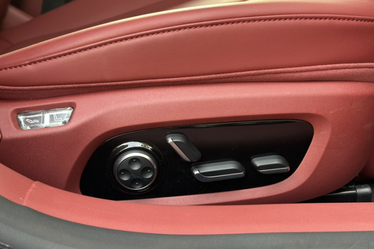 鸿蒙智行 智界S7 2025款 785km Ultra中控内饰7015