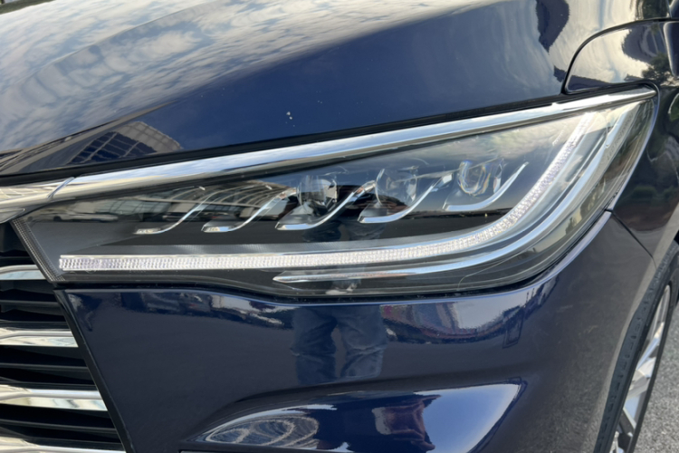 比亚迪 宋MAX 2021款 升级版 1.5T 自动尊贵型 7座局部细节36