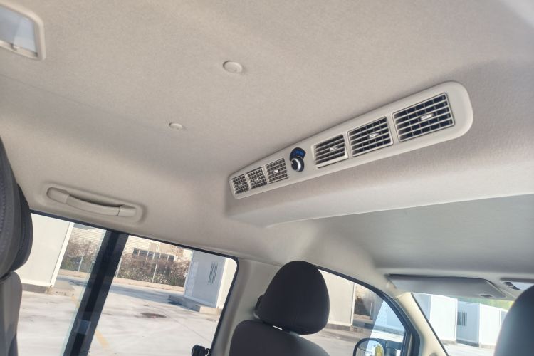 东风风行 菱智 2023款 M5L 1.6L 舒适型 9座局部细节9005