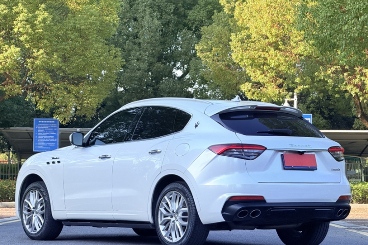 玛莎拉蒂 Levante 2022款 3.0T Modena车身外观6004