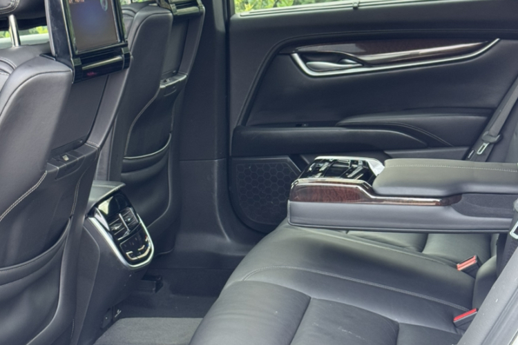 凯迪拉克XTS 2013款 28T 豪华型中控内饰7012