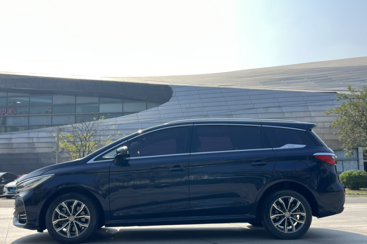 比亚迪 宋MAX 2019款 1.5T 自动智联睿逸天窗型 7座 国VI车身外观6005