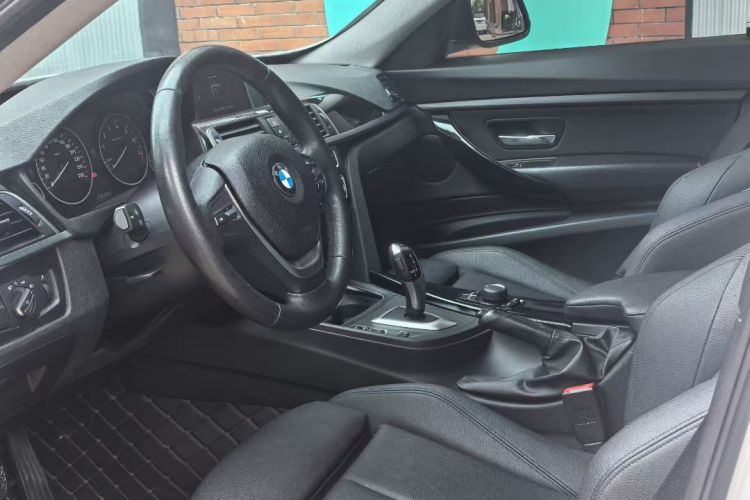 宝马3系GT 2018款 320i 时尚型中控内饰7001