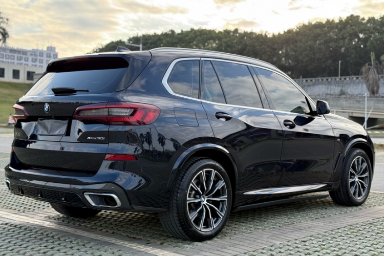 宝马X5(进口) 2022款 xDrive30i M运动套装车身外观6006