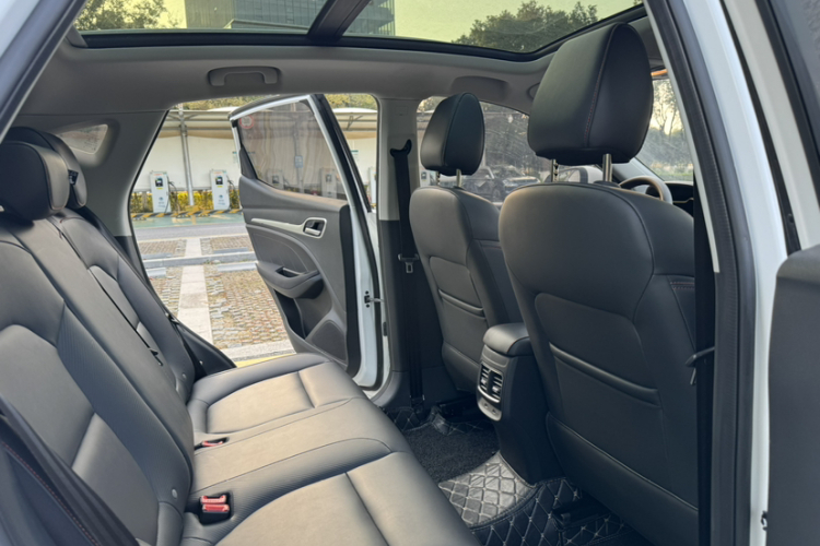 名爵ZS 2020款 180DVVT 自动Lite中控内饰7004