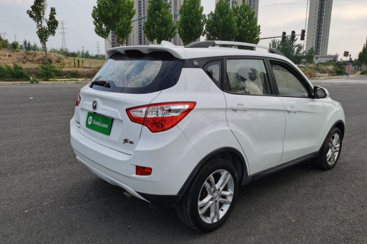 长安CS35 2016款 1.6L 手动豪华型 国V车身外观6003