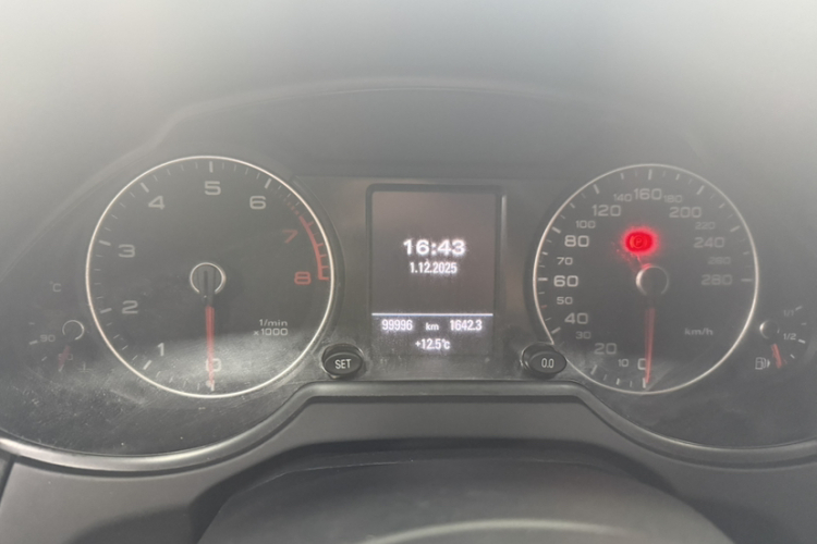 奥迪Q5 2017款 Plus 40 TFSI 舒适型中控内饰15