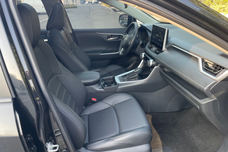 丰田 威兰达 2022款 2.0L CVT两驱豪华版局部细节41