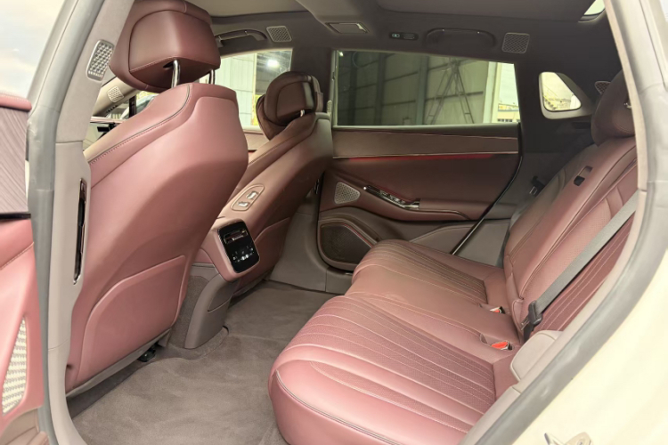 腾势Z9GT 2024款 1100四驱Ultra版中控内饰7006