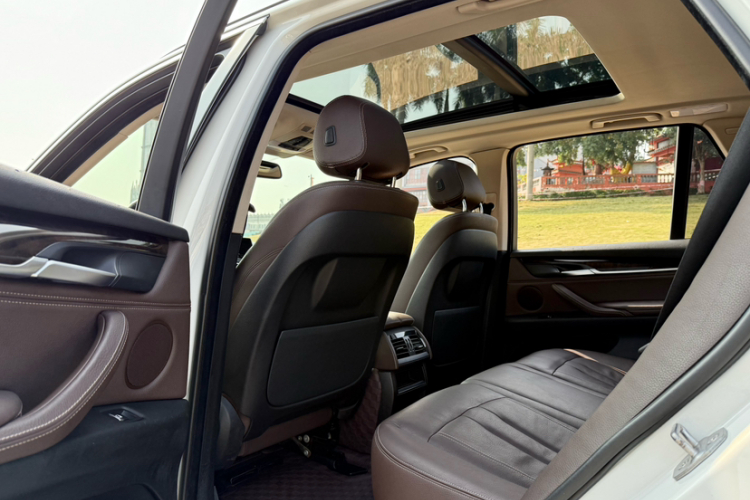 宝马X5(进口) 2015款 xDrive28i中控内饰7012