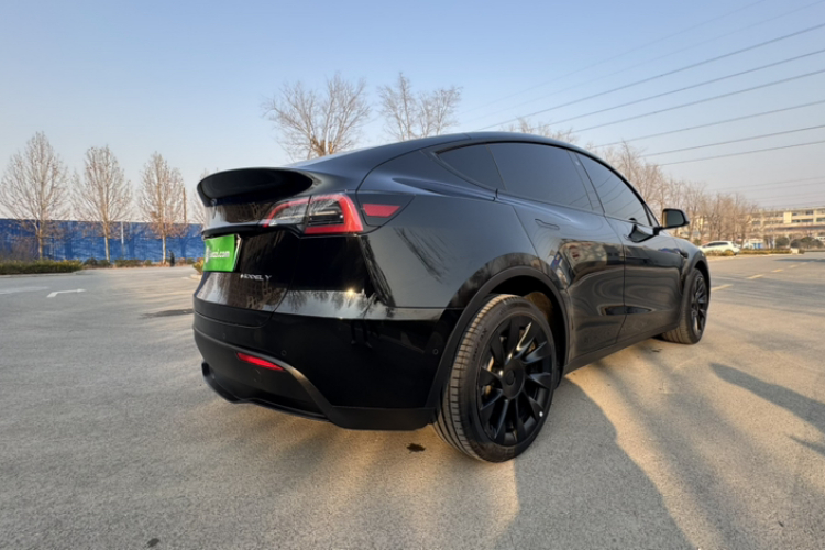 特斯拉 Model Y 2023款 长续航全轮驱动版车身外观6004
