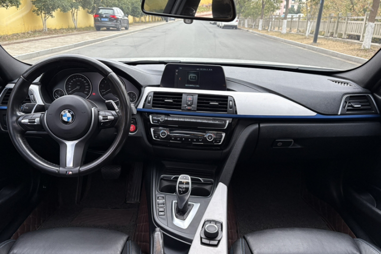 宝马3系 2018款 320i M运动套装局部细节16