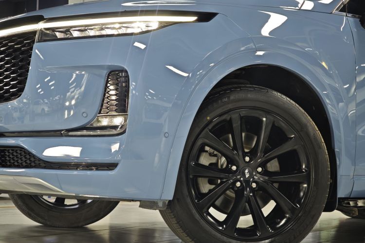 理想汽车 理想ONE 2021款 增程6座版车身外观6008