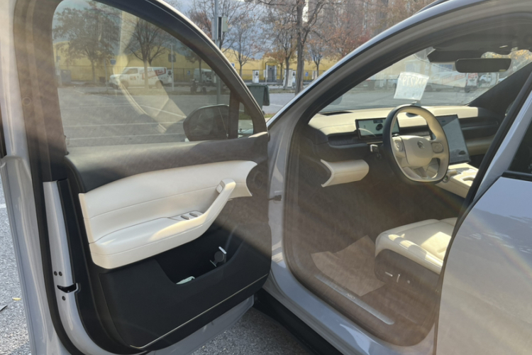 蔚来ES6 2023款 75kWh中控内饰7003