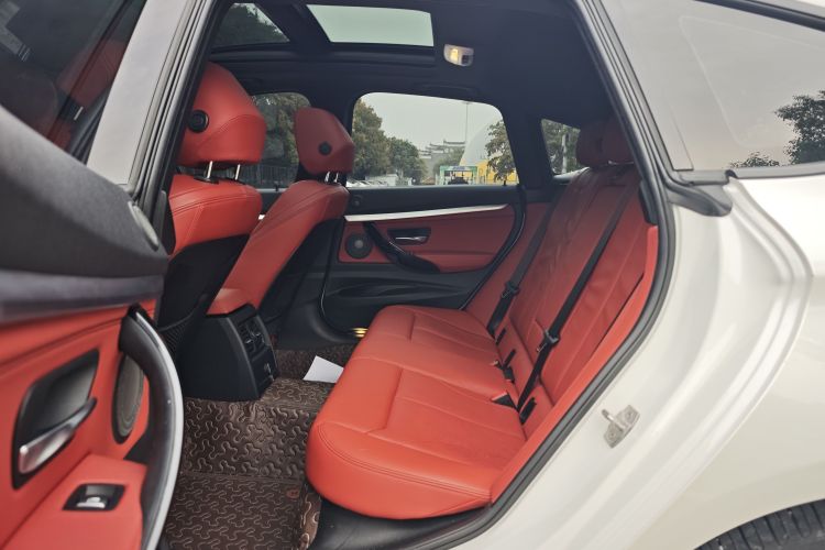 宝马3系GT 2020款 320i M运动曜夜版中控内饰7005