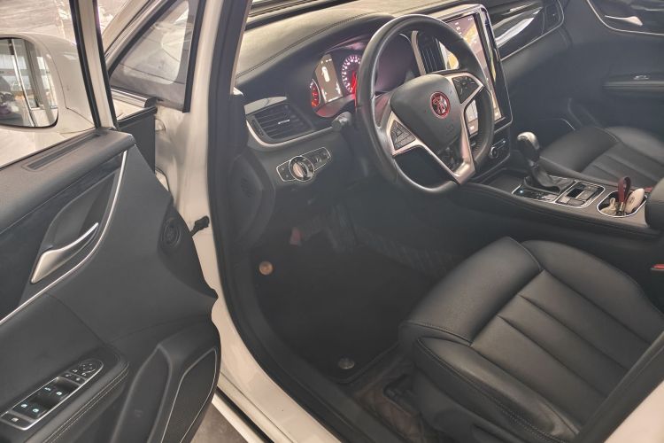 比亚迪 宋MAX 2018款 1.5T 自动智联豪华型 6座中控内饰7001