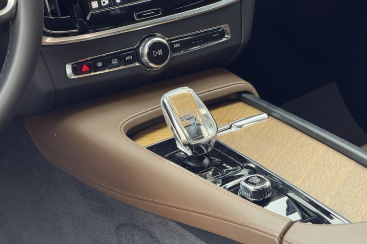 沃尔沃S90 2024款 B5 智逸豪华版局部细节18