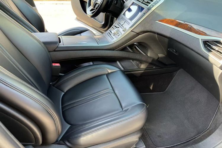 林肯MKZ 2019款 2.0T 尊享版 国VI中控内饰7004