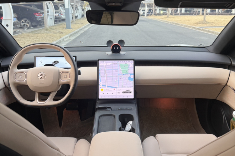 蔚来ET5 2024款 75kWh中控内饰7005