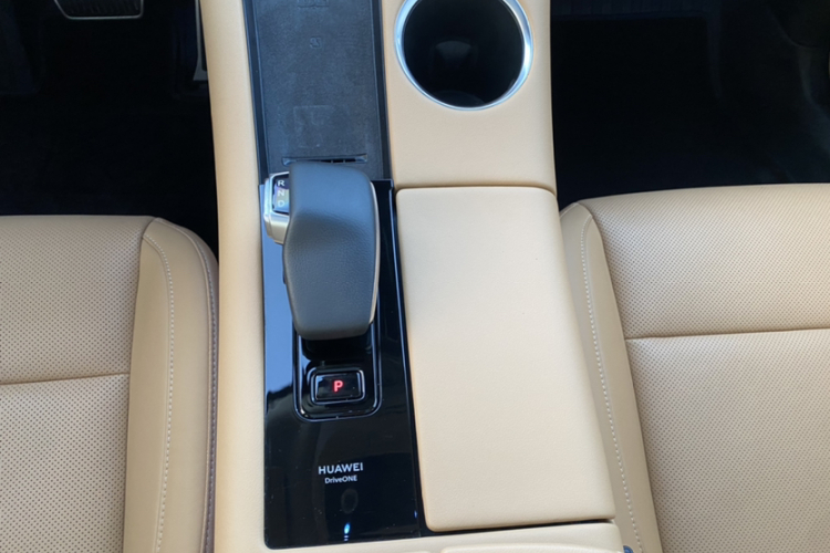 鸿蒙智行 问界M5 2022款 增程后驱标准版局部细节18