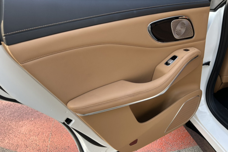 飞凡汽车 飞凡R7 2025款 长续版中控内饰7011