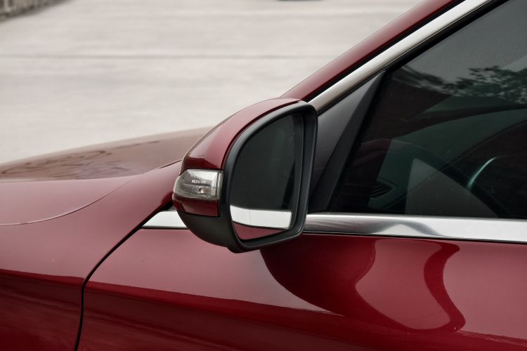 奔驰C级 2019款 C 260 L 运动版局部细节9005