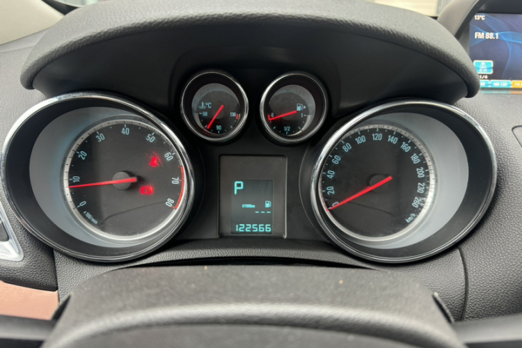 别克 昂科拉 2014款 1.4T 自动两驱都市领先型中控内饰15