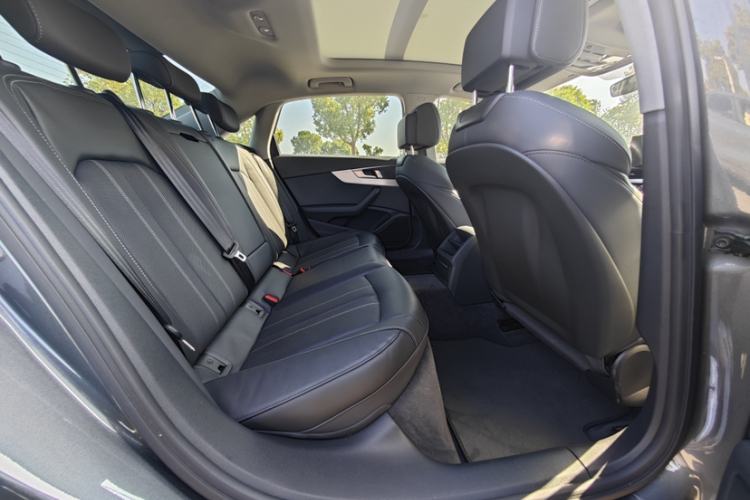 奥迪A4L 2024款 40 TFSI 时尚动感型中控内饰7007