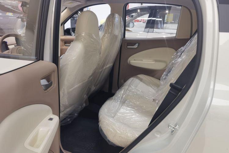 五菱汽车 宏光MINIEV 2025款 四门版 臻享+款中控内饰7004