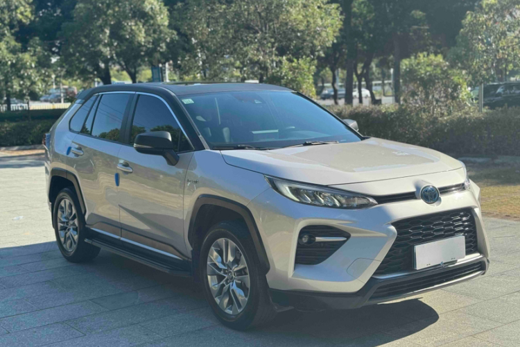 丰田 威兰达 2020款 双擎 2.5L E-CVT两驱豪华版车身外观6008