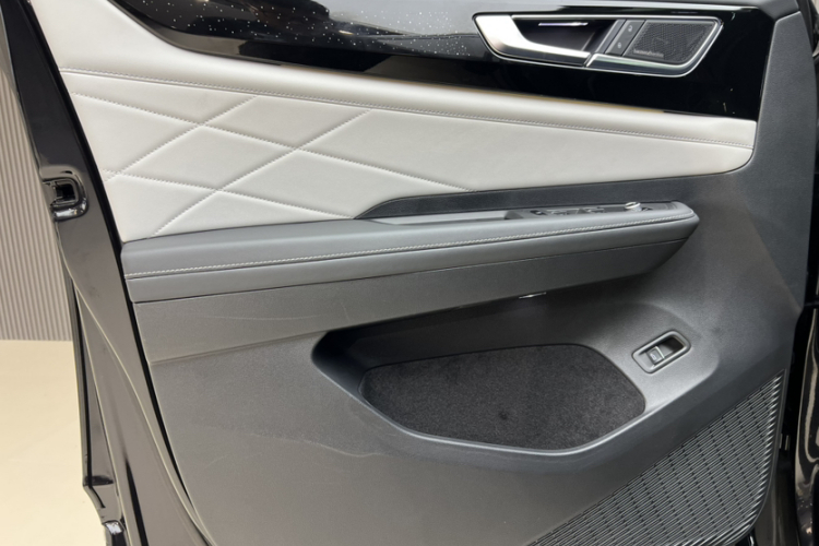 大众 途昂 2024款 380TSI 四驱龙祥版中控内饰7012