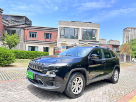 Jeep 自由光 2016款 2.4L 专业版