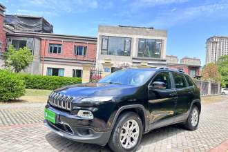 Jeep 自由光 2016款 2.4L 专业版