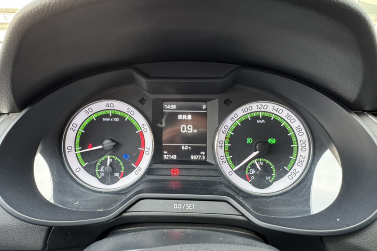 斯柯达 明锐 2018款 1.6L 自动豪华版中控内饰15