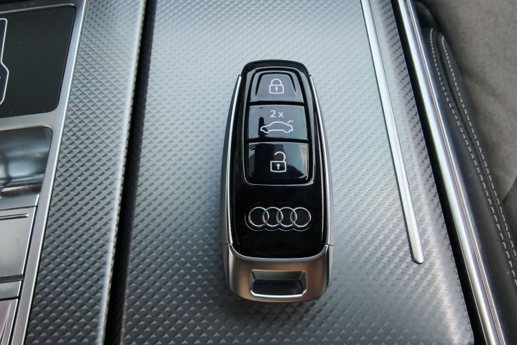 奥迪A6L 2024款 45 TFSI 臻选动感型中控内饰7001