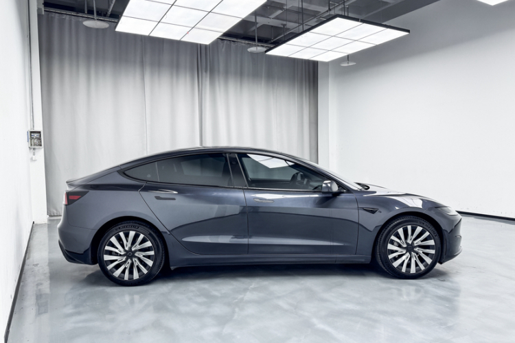 特斯拉 Model 3 2023款 后轮驱动版车身外观6003