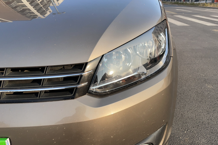 大众 途安 2015款 1.4T 手动风尚版5座局部细节36