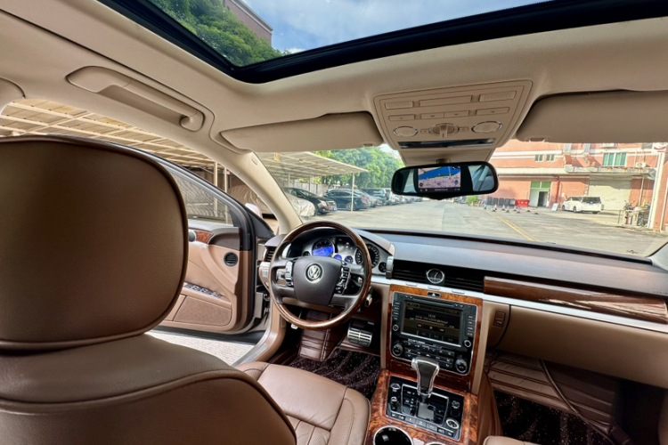 大众 辉腾 2014款 3.0L 行政型中控内饰7005