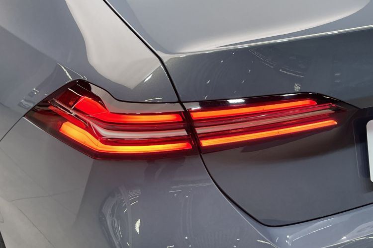 宝马5系 2024款 530Li 尊享型 豪华套装车身外观6010