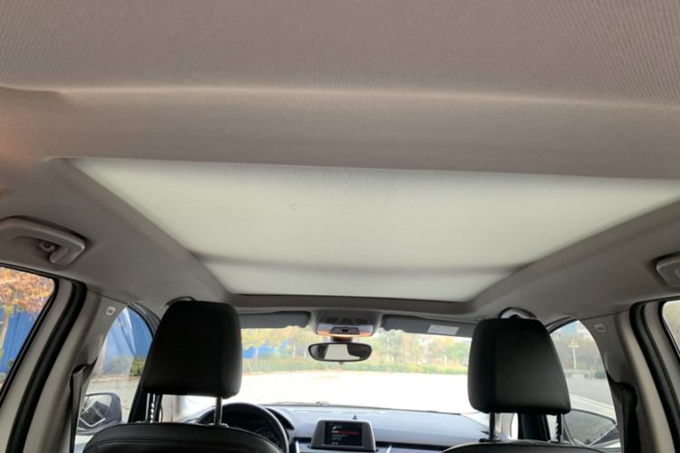 宝马2系旅行车 2016款 218i 运动设计套装局部细节22