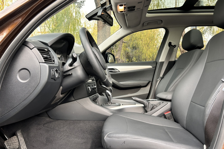 宝马X1 2014款 sDrive18i 时尚型中控内饰7009