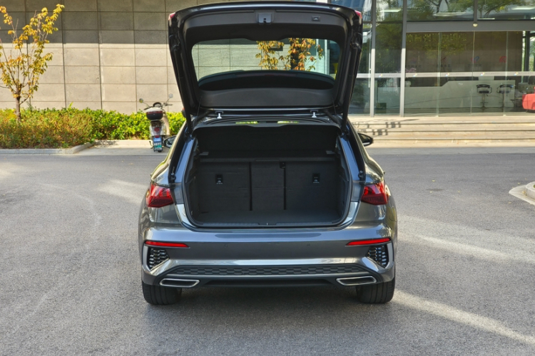 奥迪A3 2024款 Sportback 35 TFSI 豪华运动型中控内饰7006