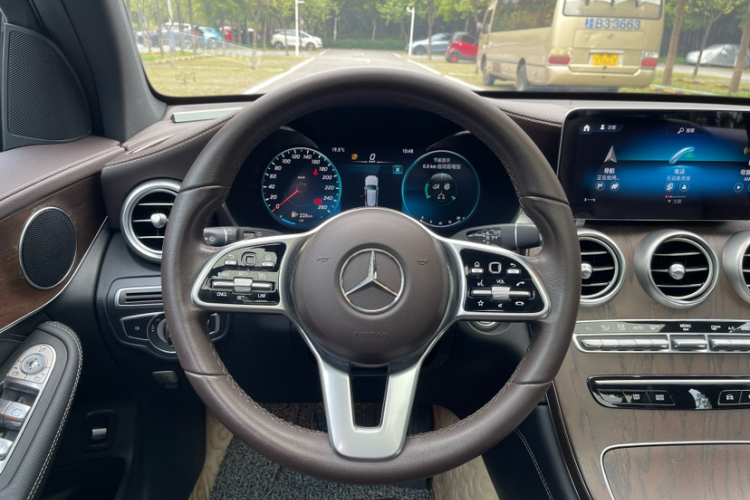 奔驰GLC 2020款 改款 GLC 300 L 4MATIC 动感型中控内饰7004