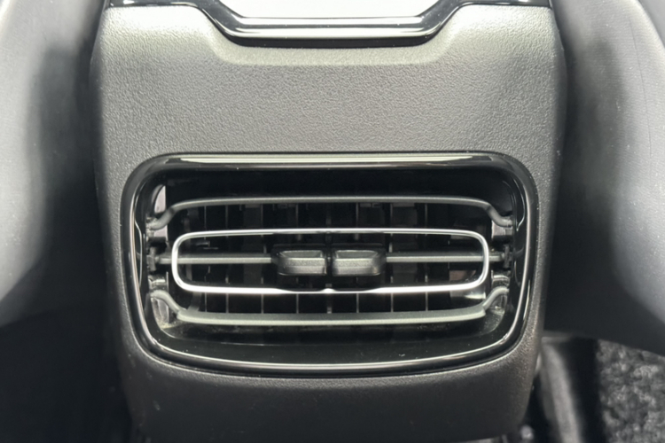 领克03 2022款 2.0TD DCT劲Pro中控内饰7007