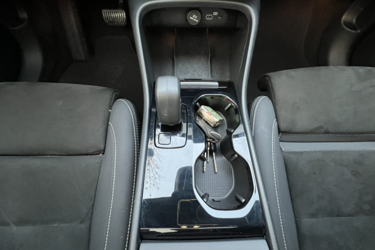 沃尔沃C40 2022款 长续航版 PRO中控内饰7011