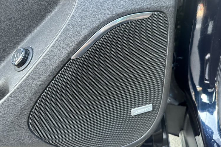 别克 昂科旗 2022款 652T 四驱尊享旗舰型 7座中控内饰7001